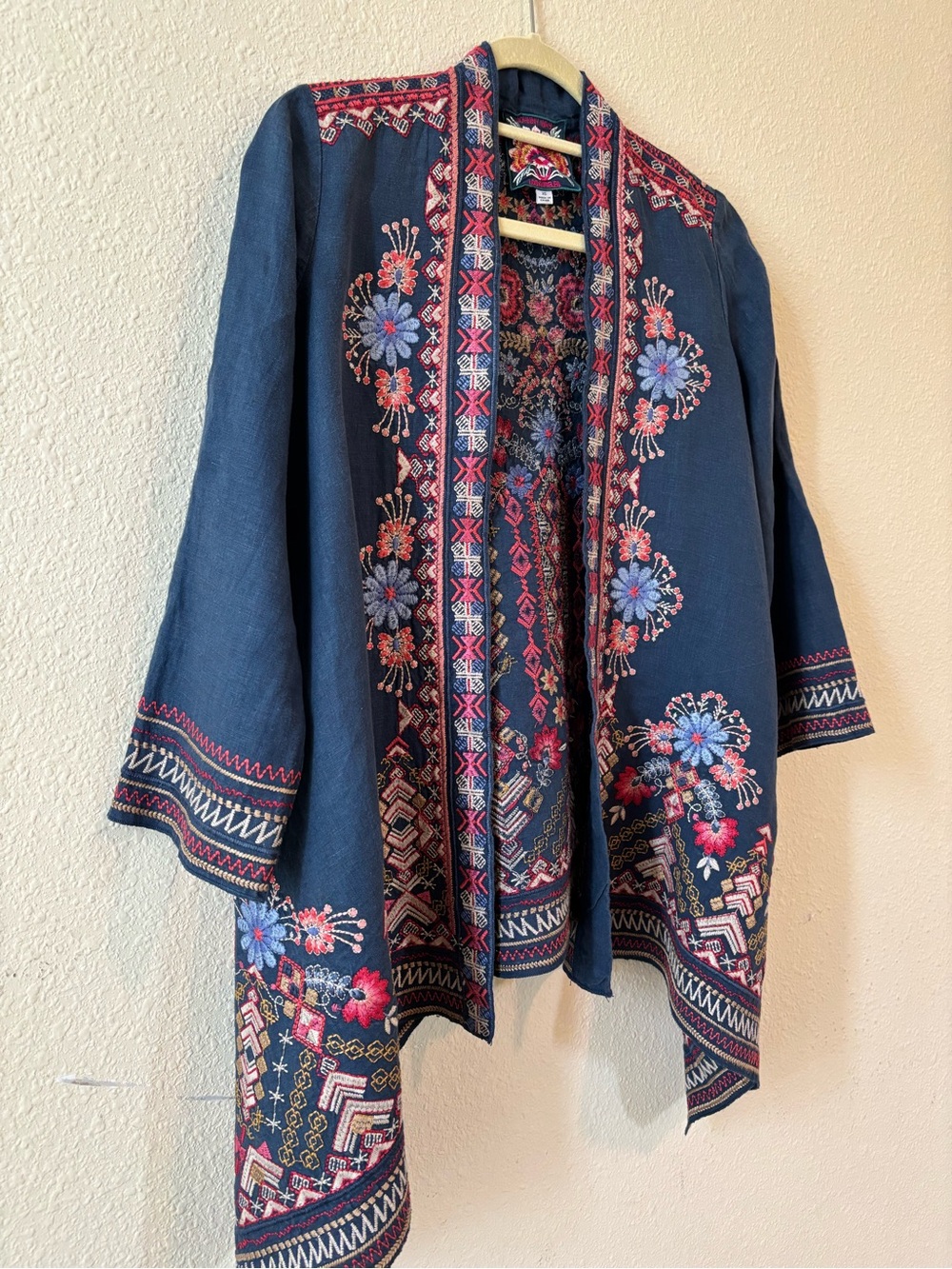 JOHNNY WAS RARE ITEM Embroidered Linen Kimono, Navy with Pink & Blue Floral - Picture 3 of 12